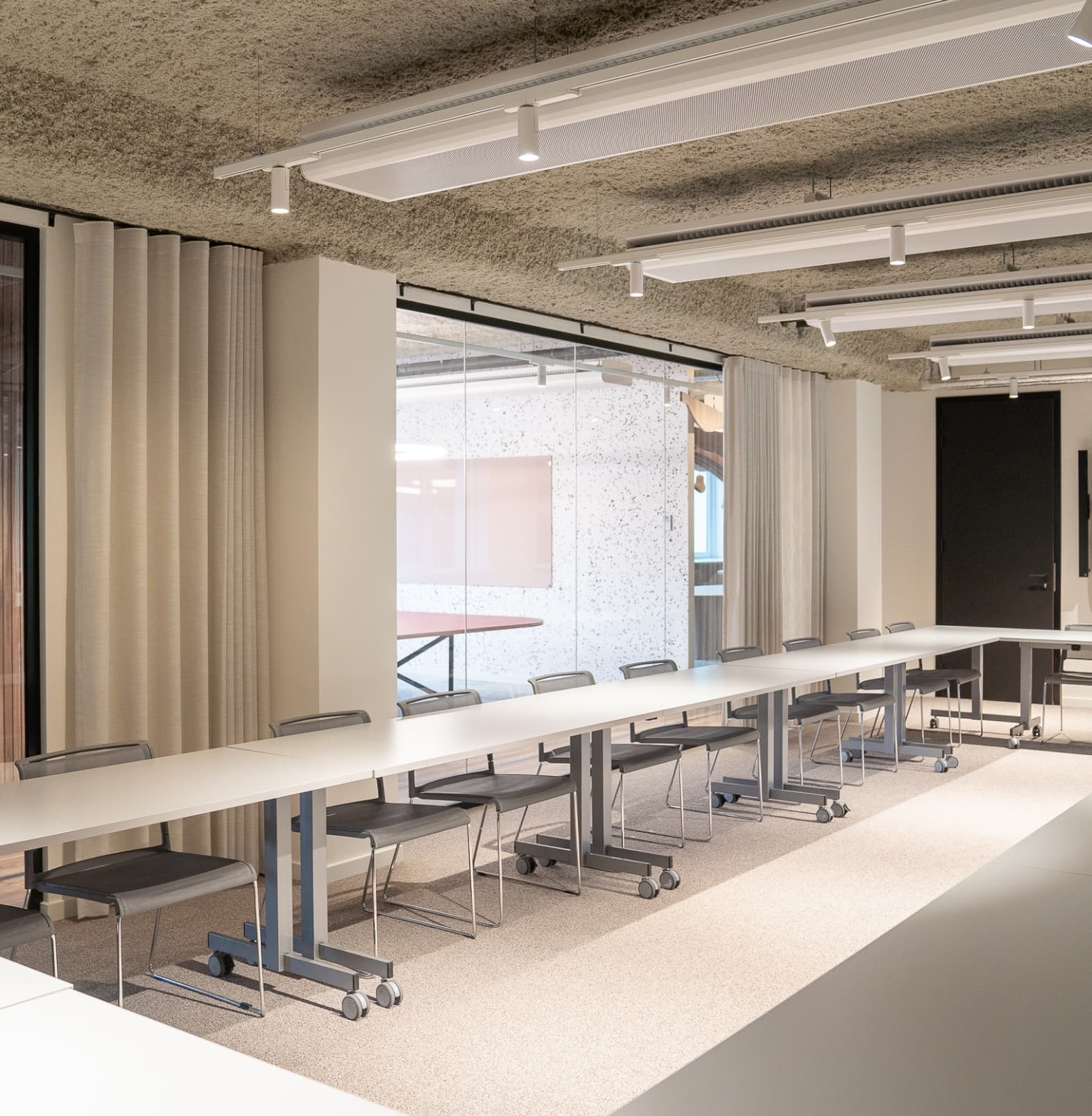 Flexible furnishing solutions