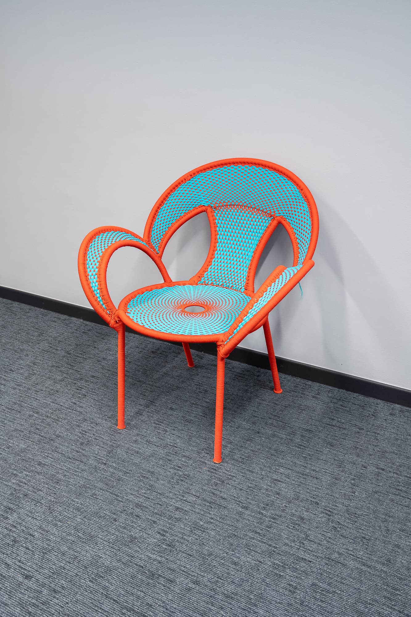 Chaise en osier turquoise et orange Moroso-2